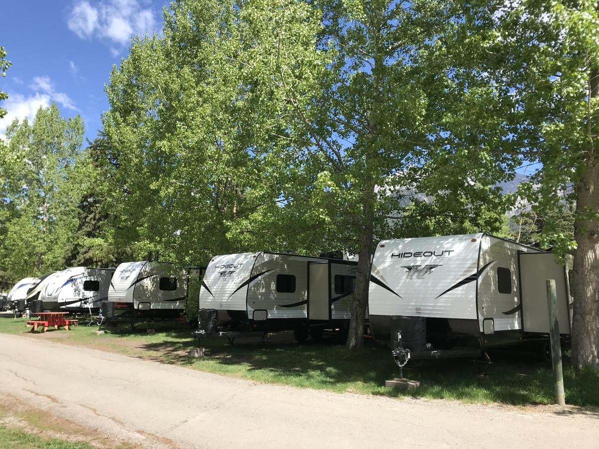 فندق كانمورفي  Rundle Mountain Rv Park المظهر الخارجي الصورة