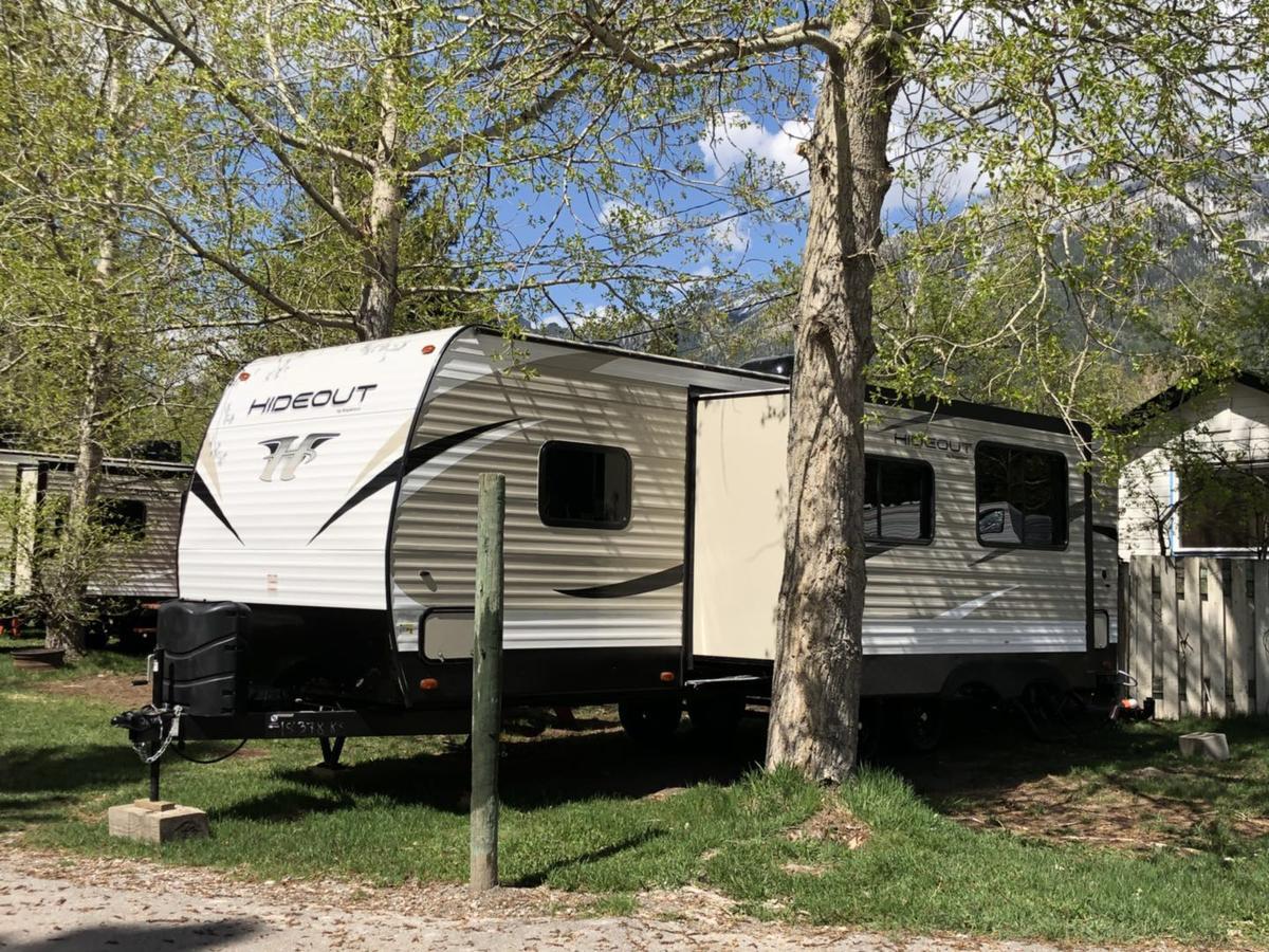 فندق كانمورفي  Rundle Mountain Rv Park المظهر الخارجي الصورة
