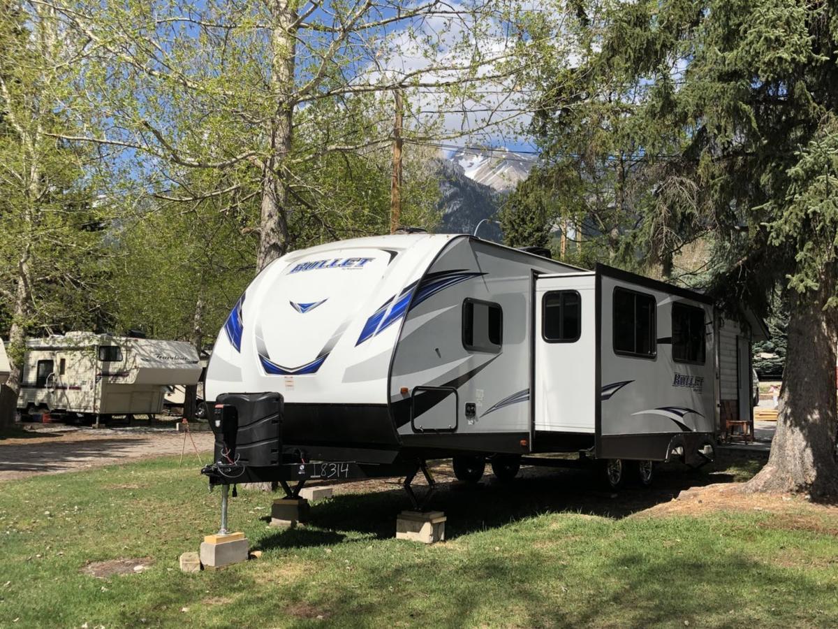 فندق كانمورفي  Rundle Mountain Rv Park المظهر الخارجي الصورة
