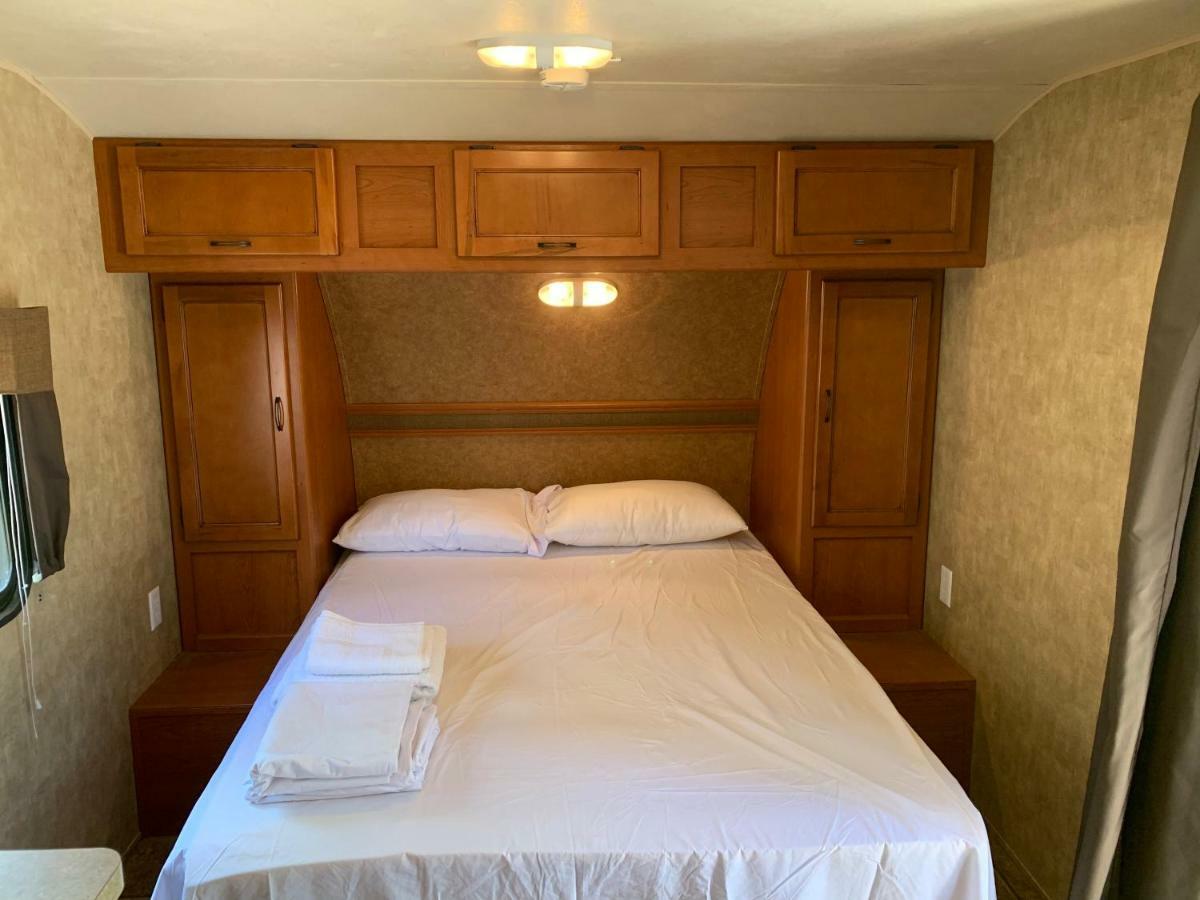 فندق كانمورفي  Rundle Mountain Rv Park المظهر الخارجي الصورة